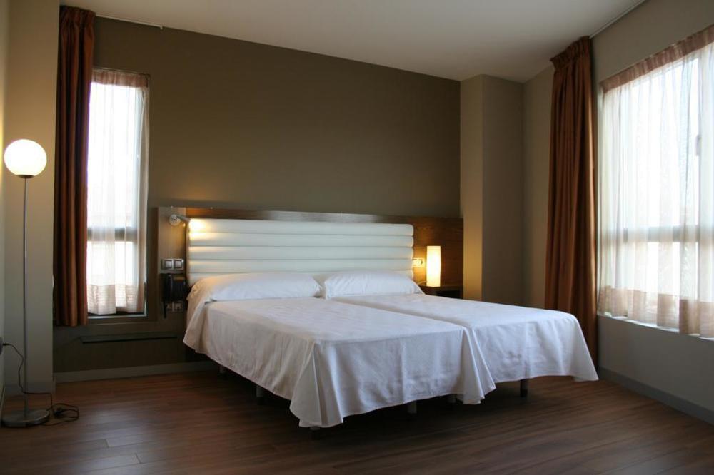 Hotel Duero ラグーナ・デ・ドゥエロ エクステリア 写真